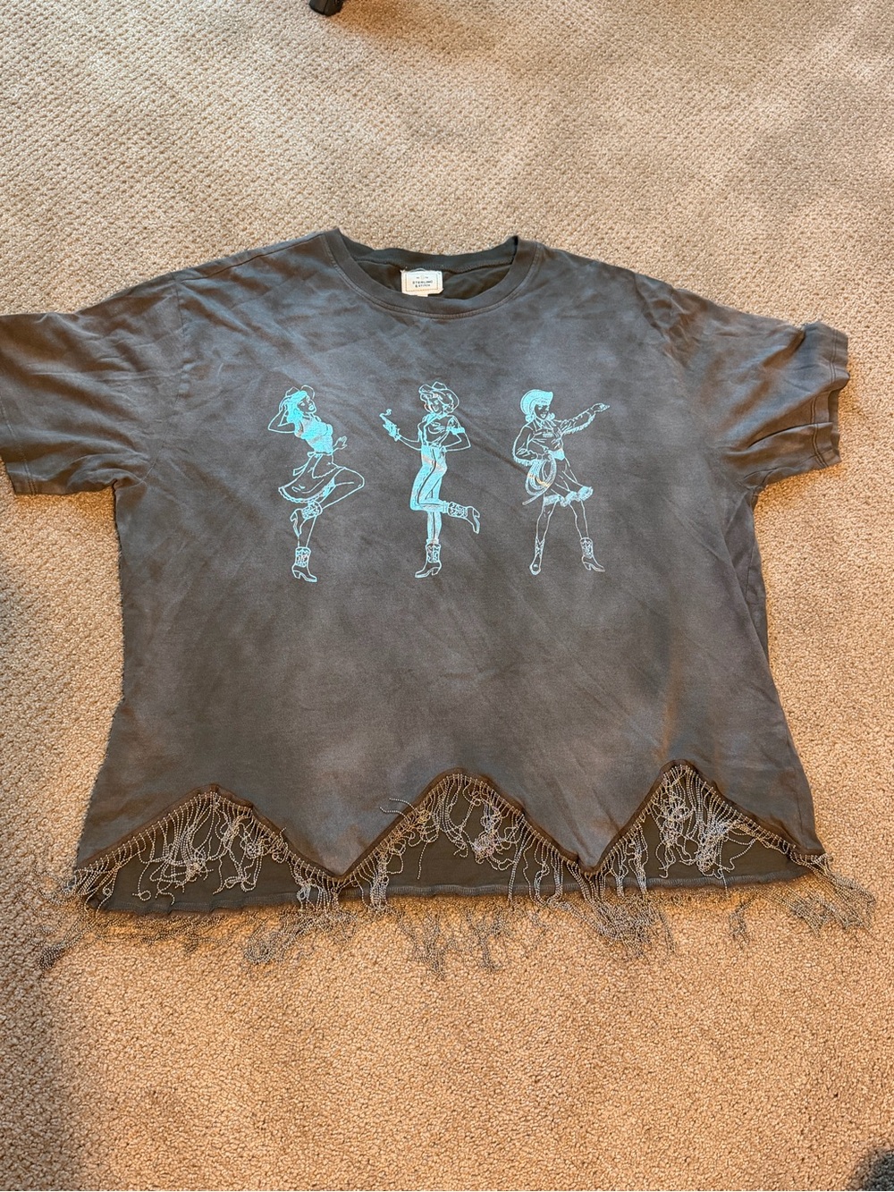 Vintage-Inspired Black Graphic Fringe Short Sleeve Tee